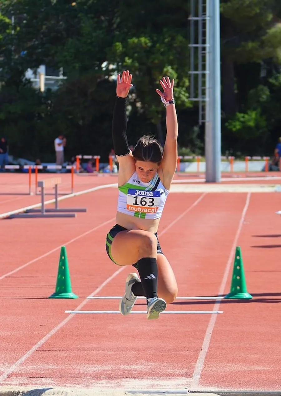 Una plata amb gust d'or: Agnès Calvo es proclama subcampiona de Catalunya Sub-16 en Triple Salt